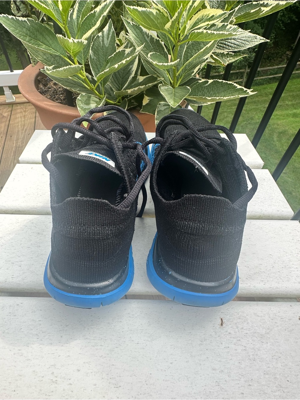 Nike Black & Blue flyknit. NO INSOLES - Picture 3 of 7